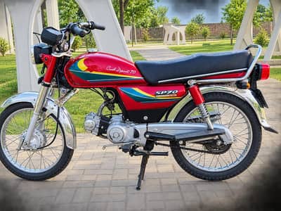 Honda CD 70 . . red colour mein