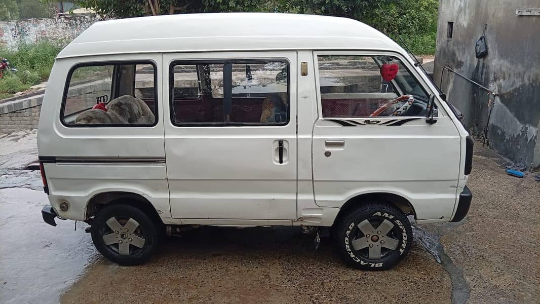 Suzuki Bolan 2011 5
