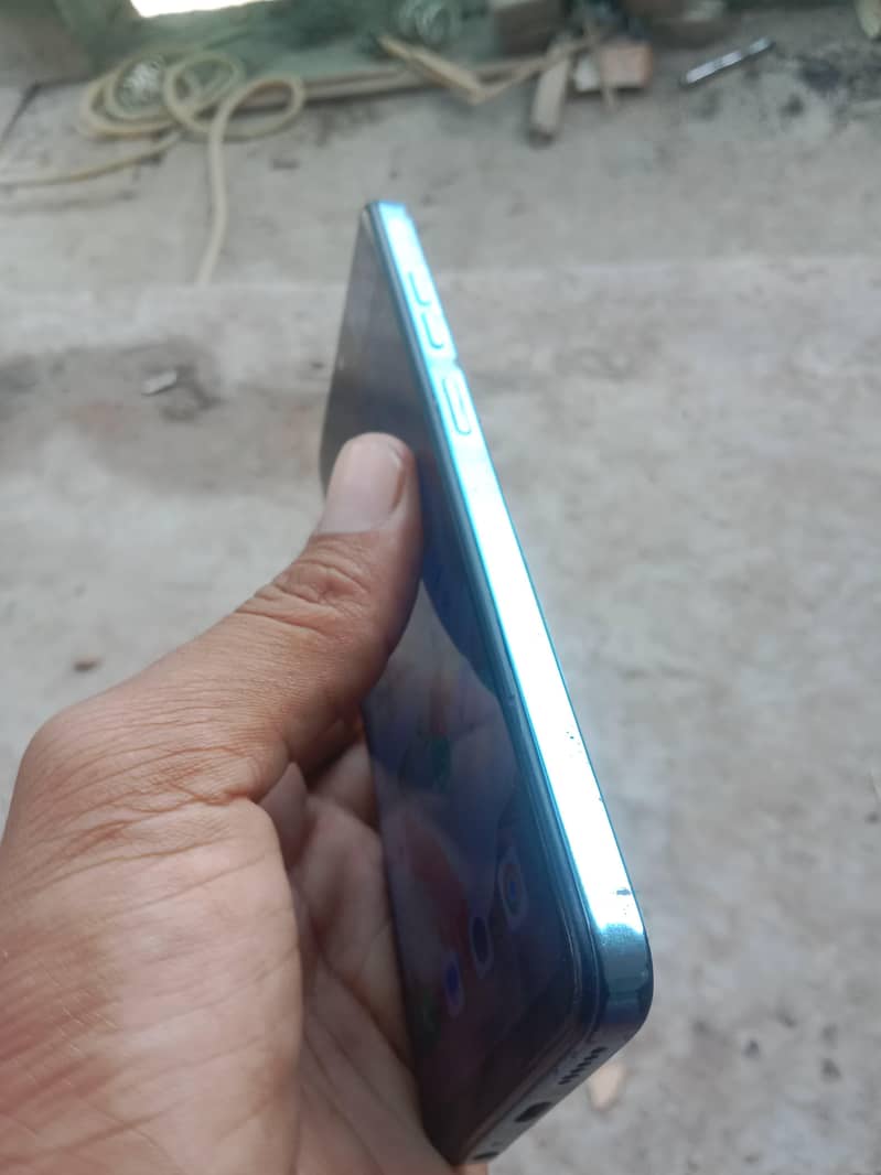 Tecno Spark 20 3
