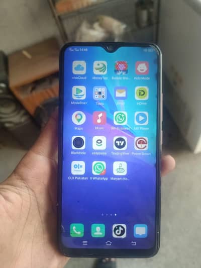 Vivo Y11 urgent sale 9500