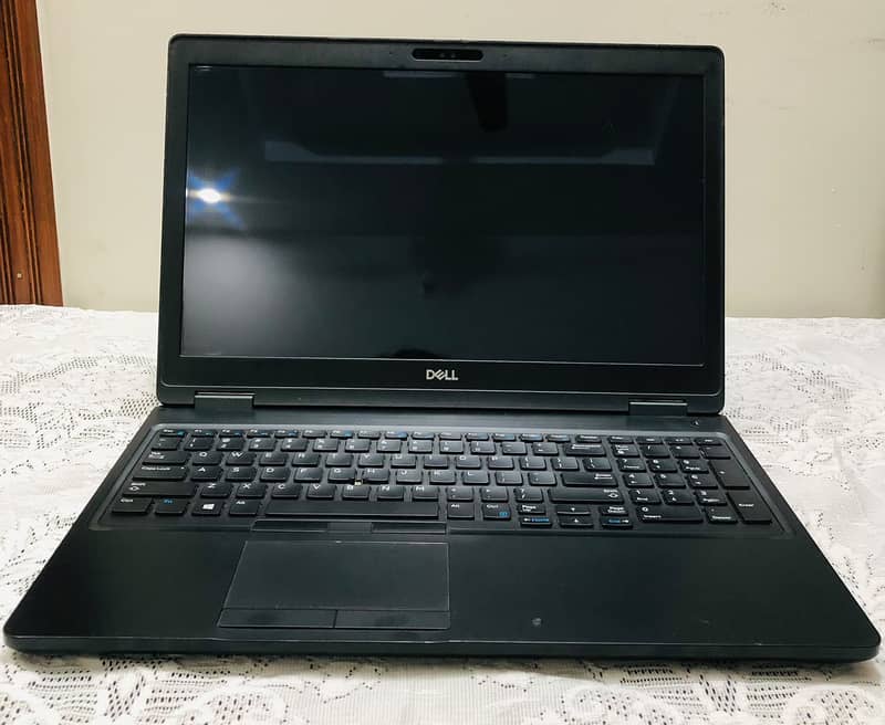 Dell Precision 3530 1