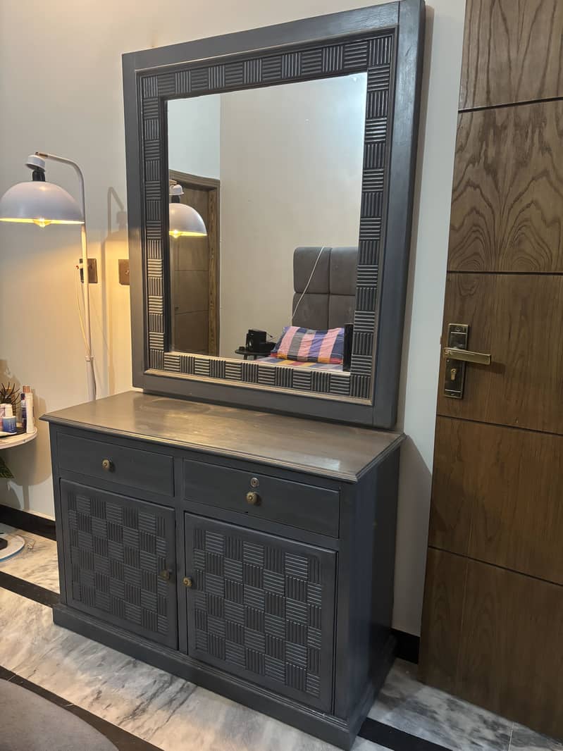 Dressing table for sale contact on WhatsApp for details 0