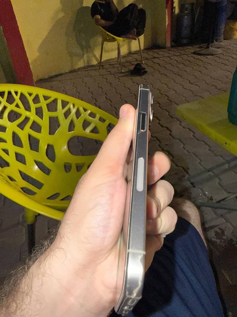 Apple iPhone 15 Pro Max JV 0