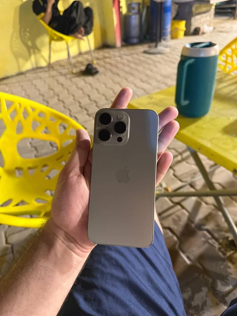 Apple iPhone 15 Pro Max JV 4