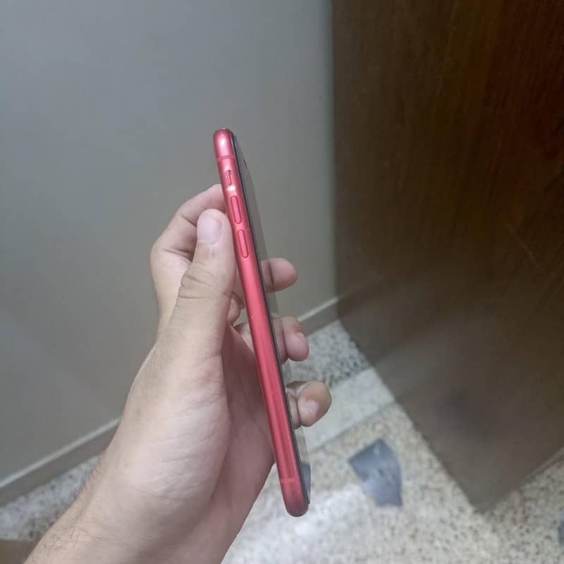 Apple iPhone 11 3