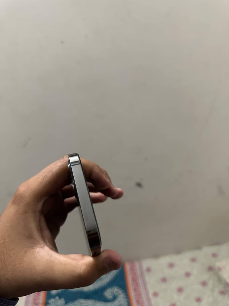 Apple iPhone 12 Pro 2