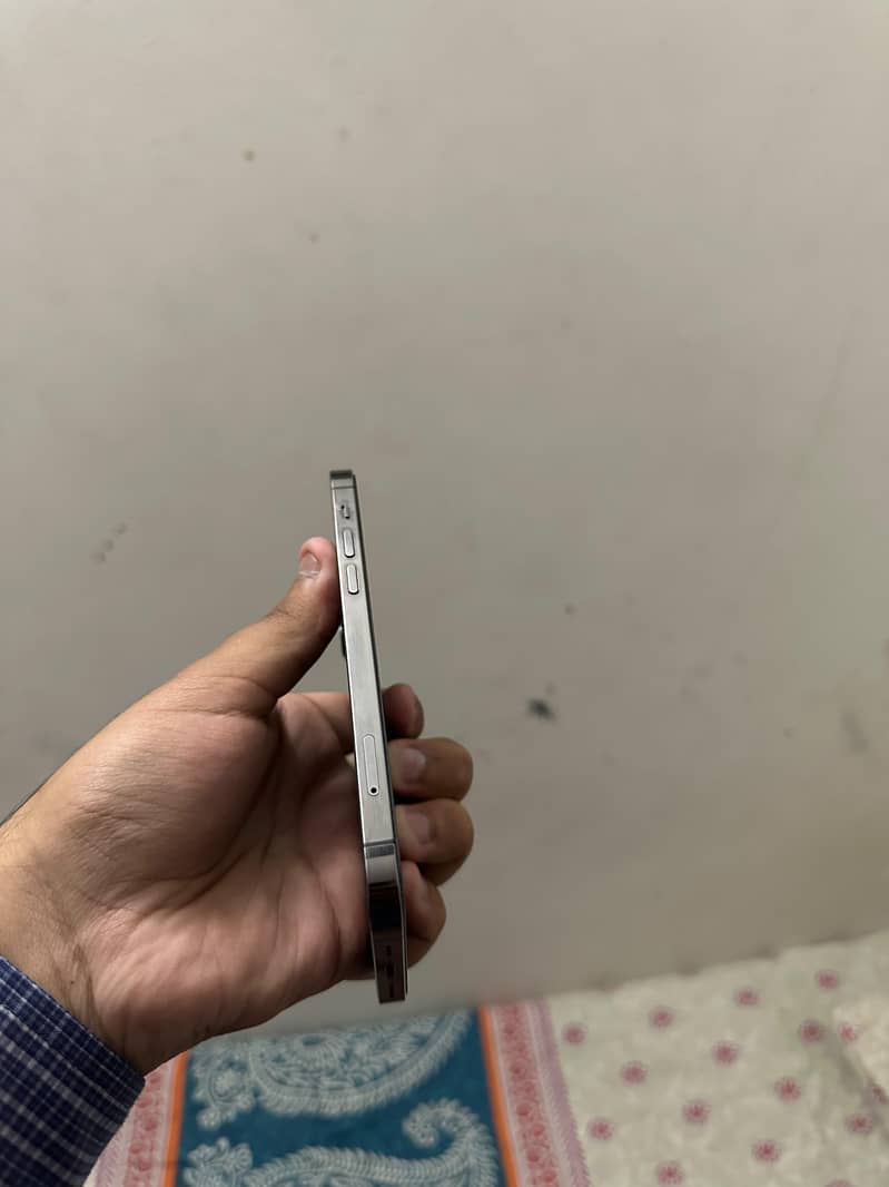 Apple iPhone 12 Pro 3
