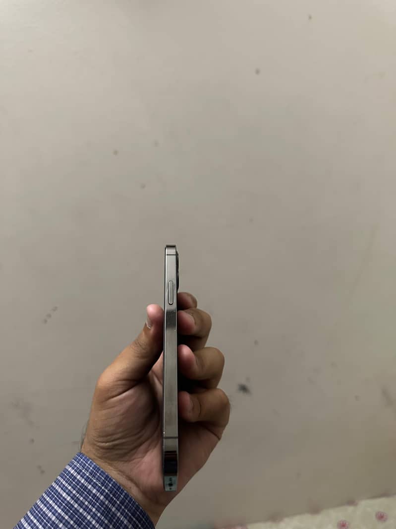 Apple iPhone 12 Pro 4