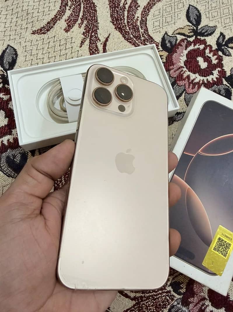 Apple iPhone 16 Pro Max 1
