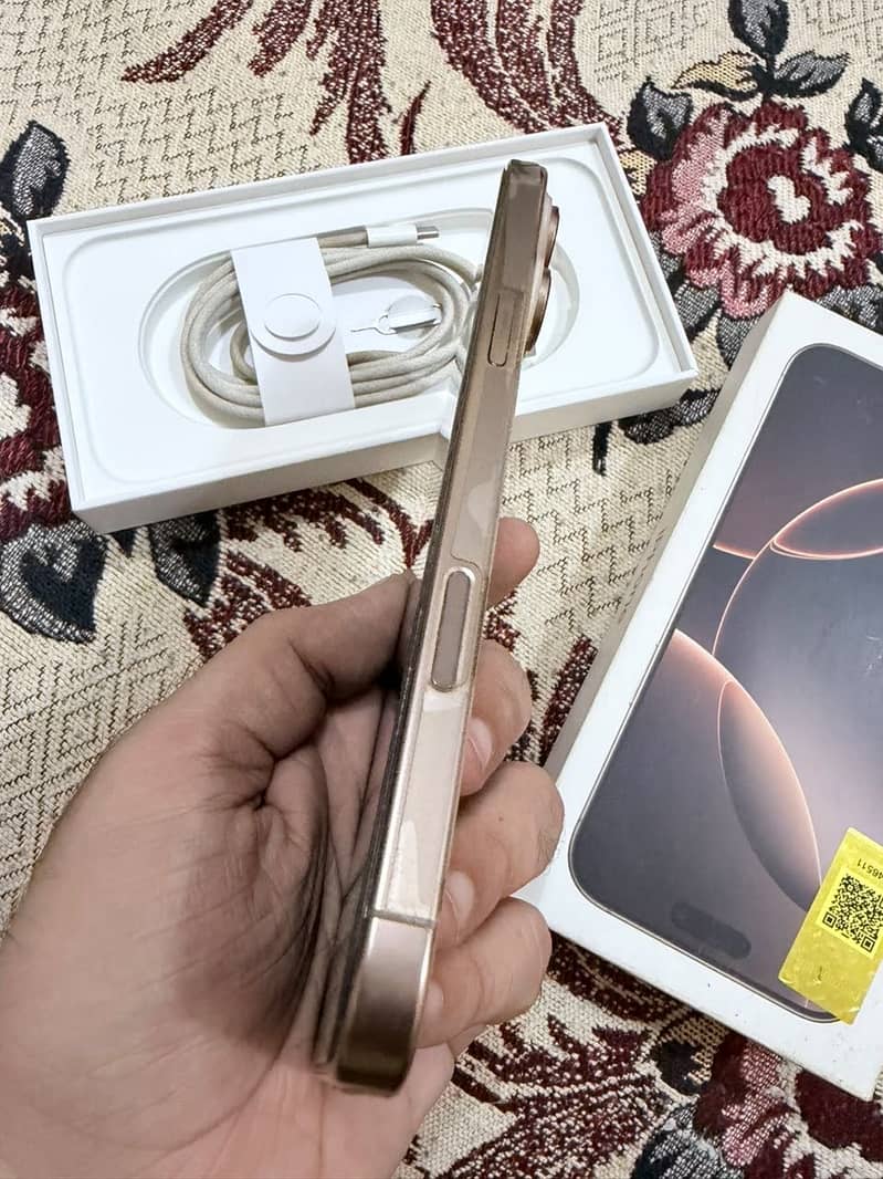 Apple iPhone 16 Pro Max 5