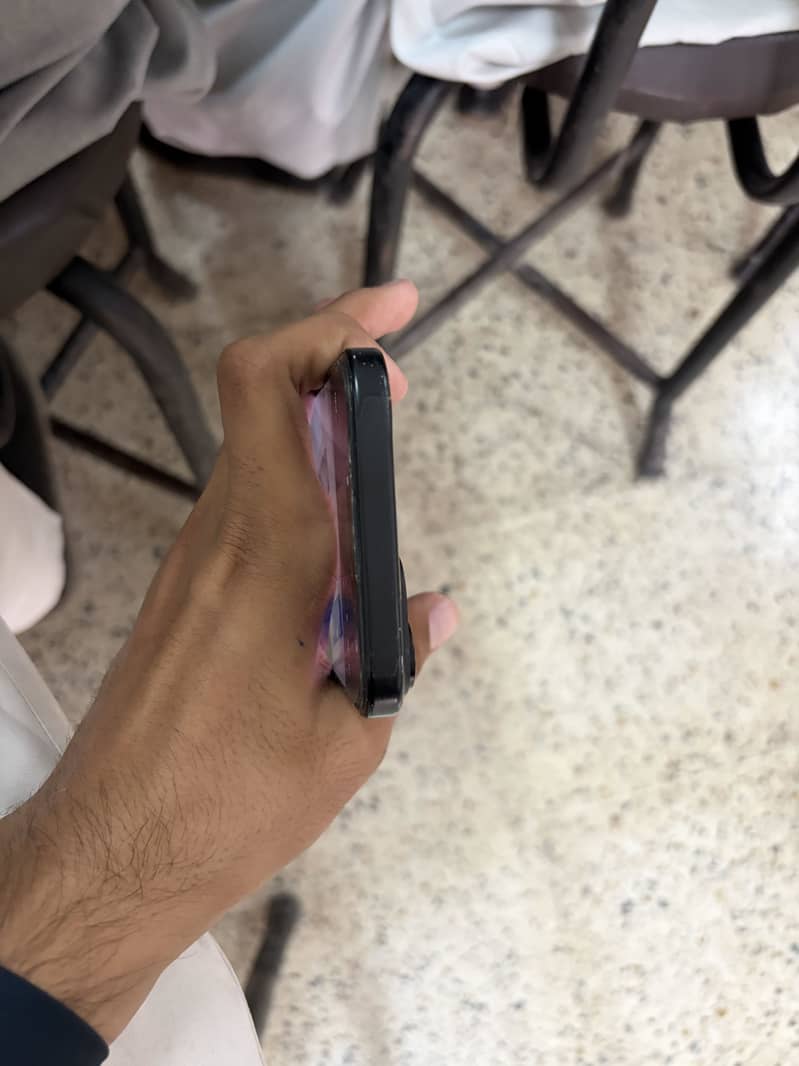 Apple iPhone 15 plus 3