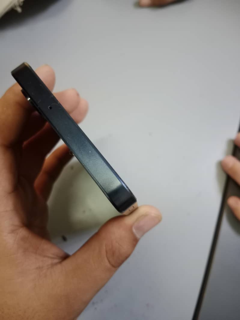 Samsung Mobile A06 5