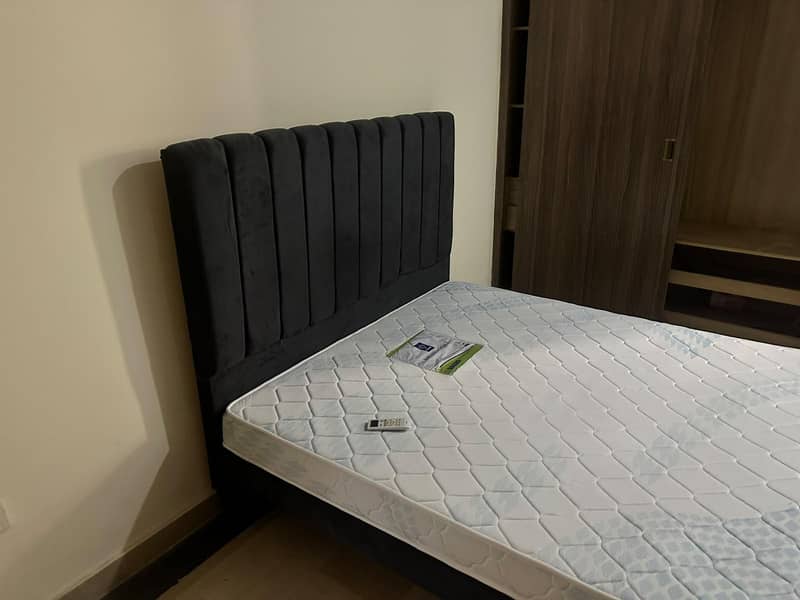 medium size bed 0