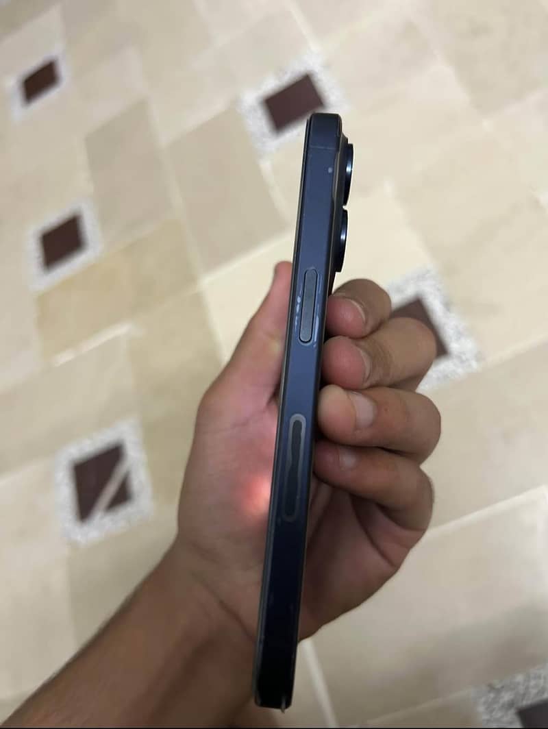 Apple iPhone 15 Pro 6