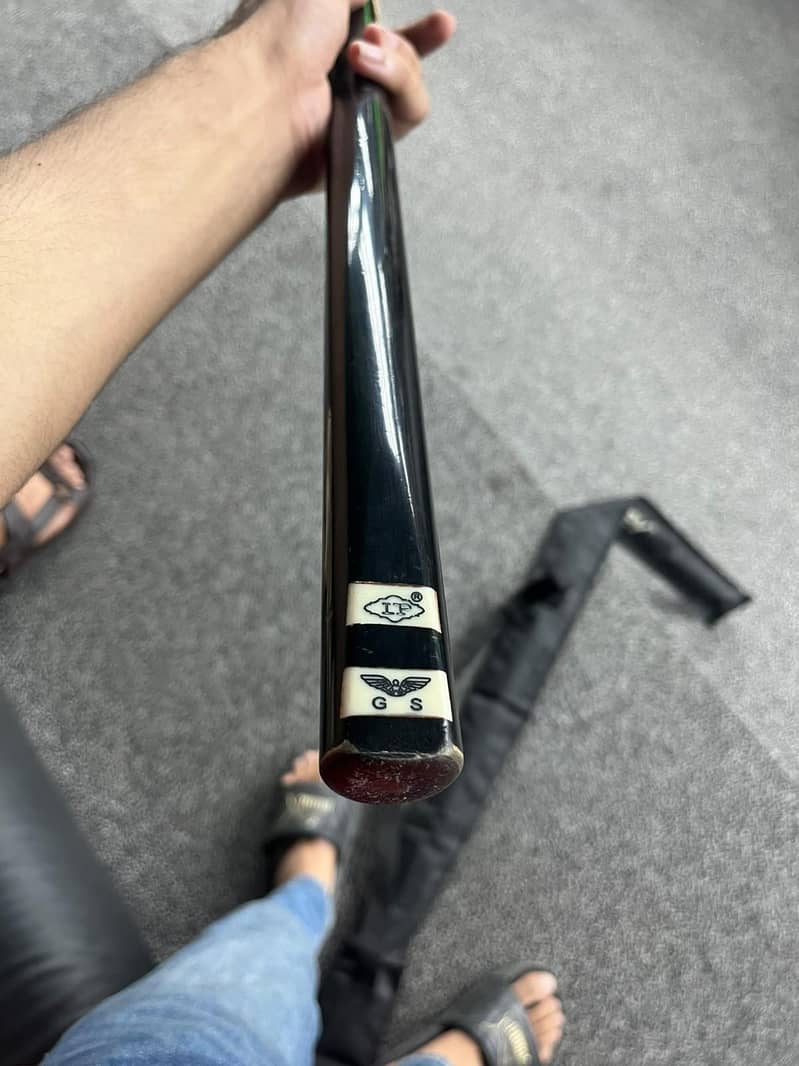snooker cue 1