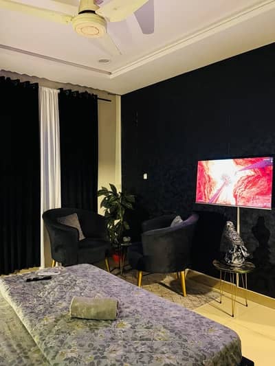 Gulberg Islamabad, Daily 0r Weekly Basis One Bedroom Luxury Apartment Available, Gulberg greens Islamabad Or Bahria Town Islamabad Phase1, Phase 4 paradise commercial Tkr4 near g. t Road Islamabad, Pavilion99 Luxury Apt Available