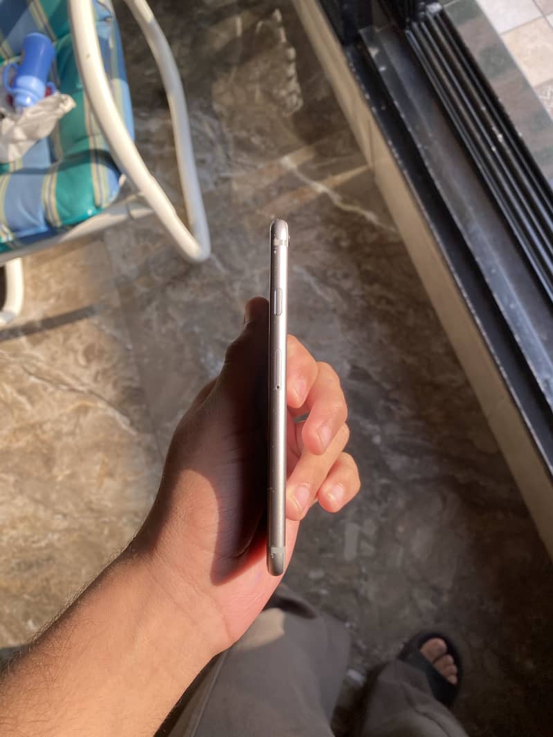 Apple iPhone 6S 1