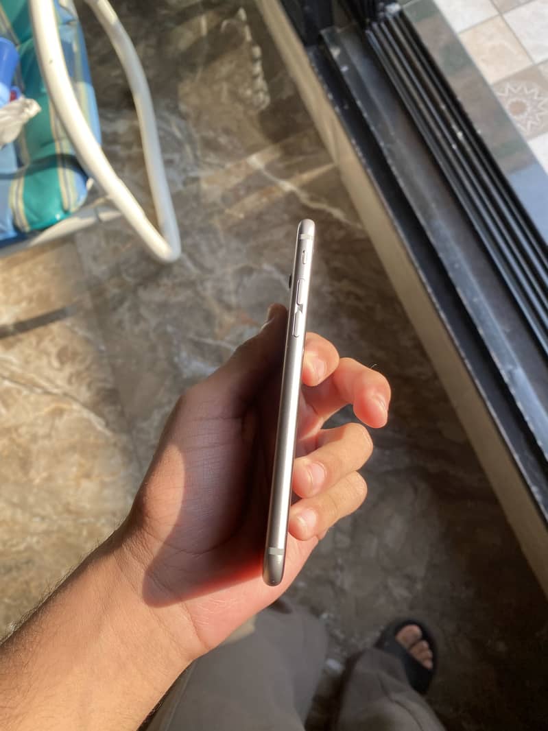 Apple iPhone 6S 2