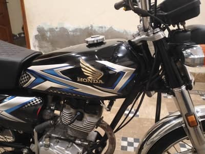 Honda CG 125 2025 Model Black – Excellent Condition