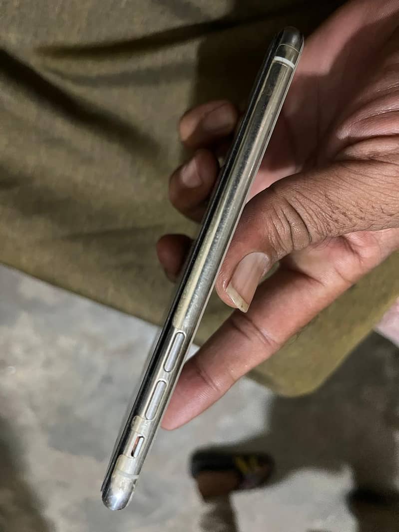 Apple iPhone X 5