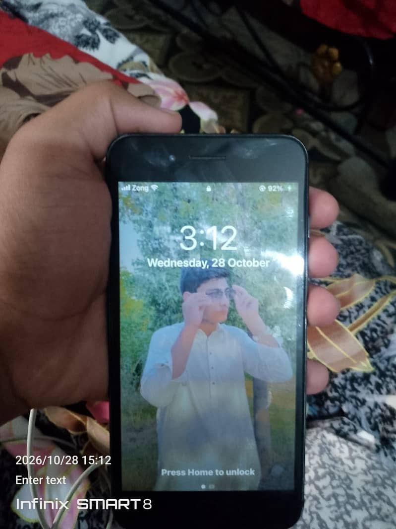 Apple iPhone 7 Plus 4