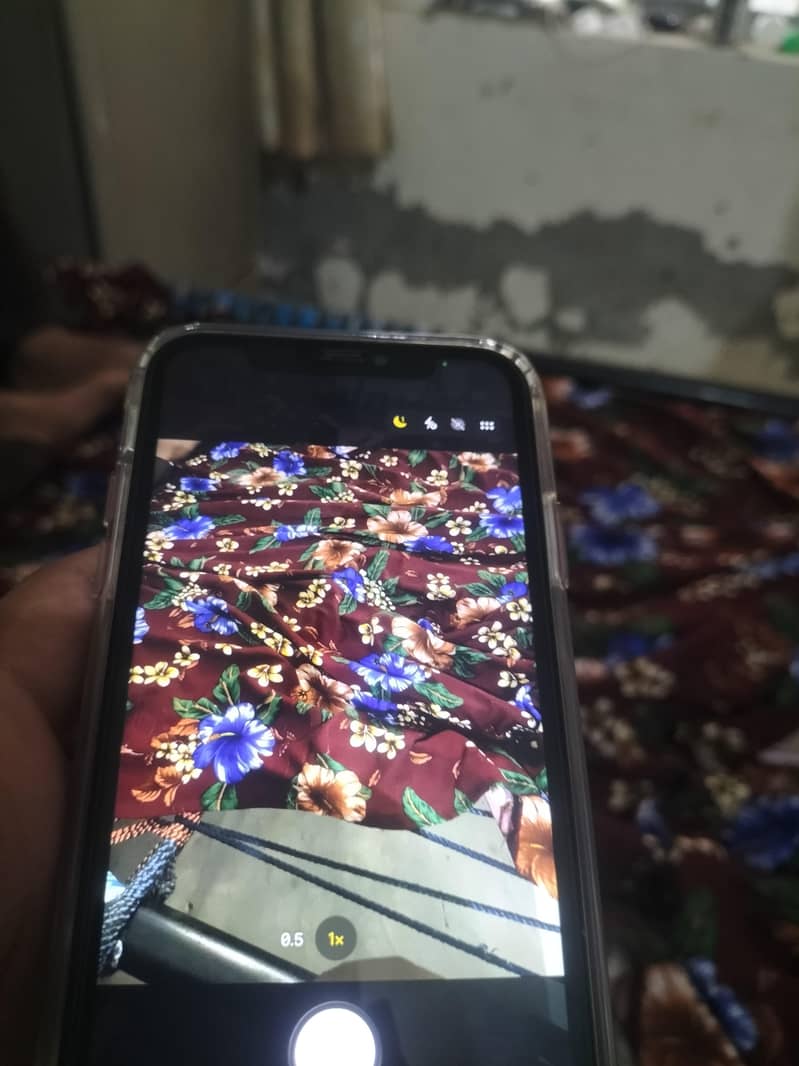 Apple iPhone 11 4