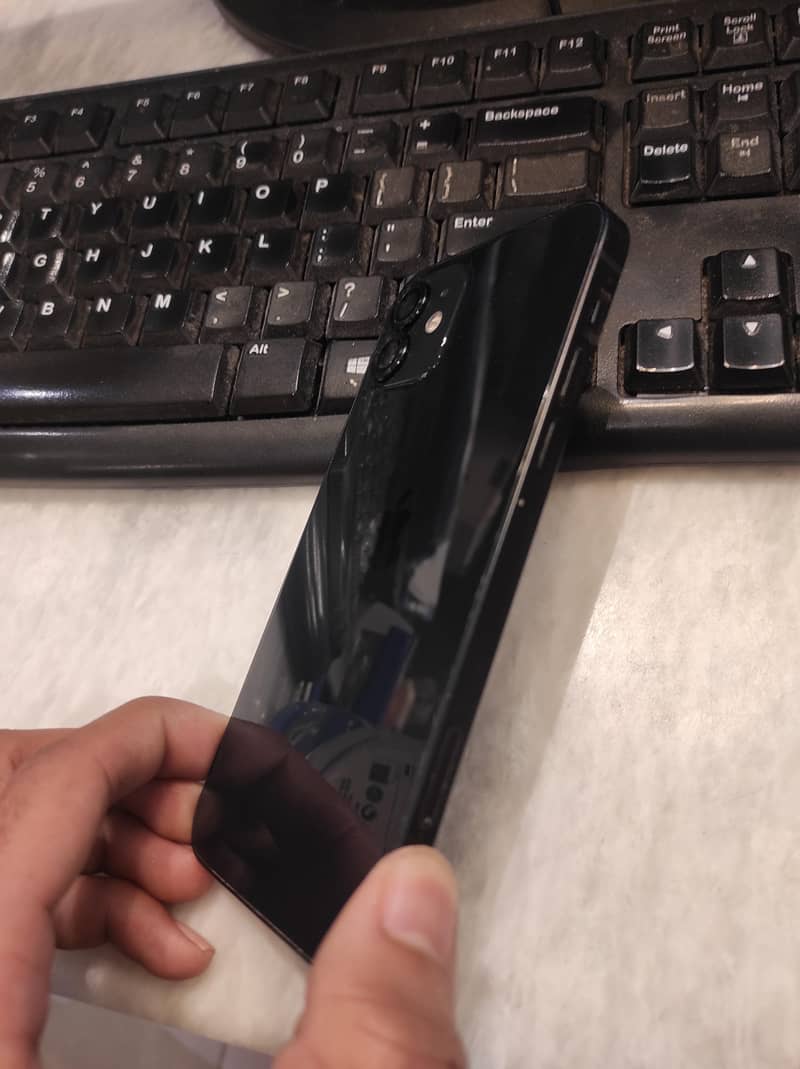 Apple iPhone 12 1
