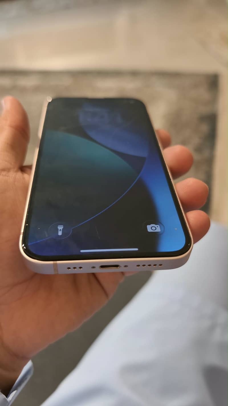 Apple iPhone 13 1