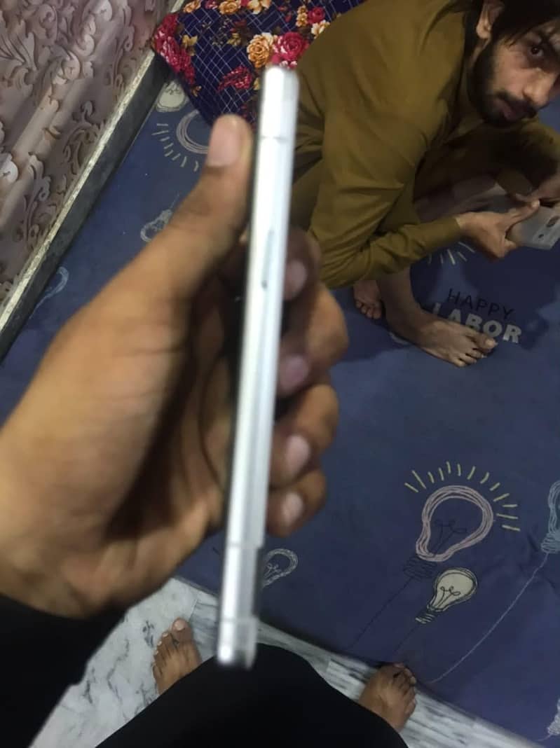 Google Pixel 7a 5