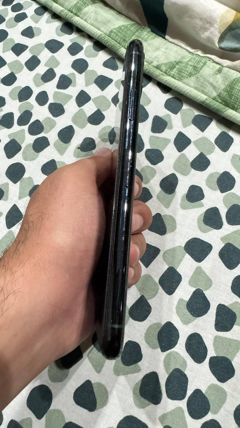 Apple iPhone 11 Pro Max 1