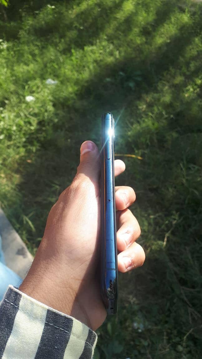 Apple iPhone 11 Pro 2