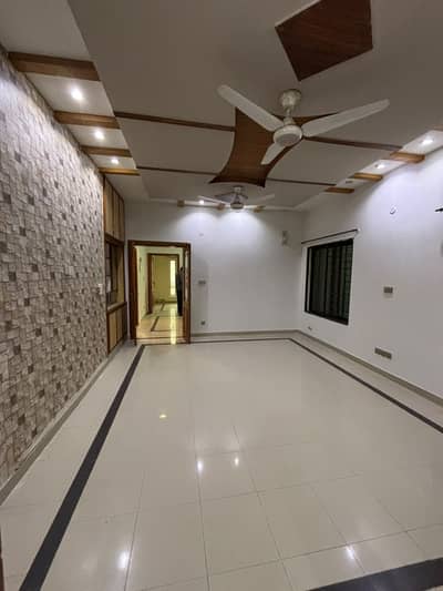 10 Marla (35x70) Upper Portion For Rent In G-13, Islamabad