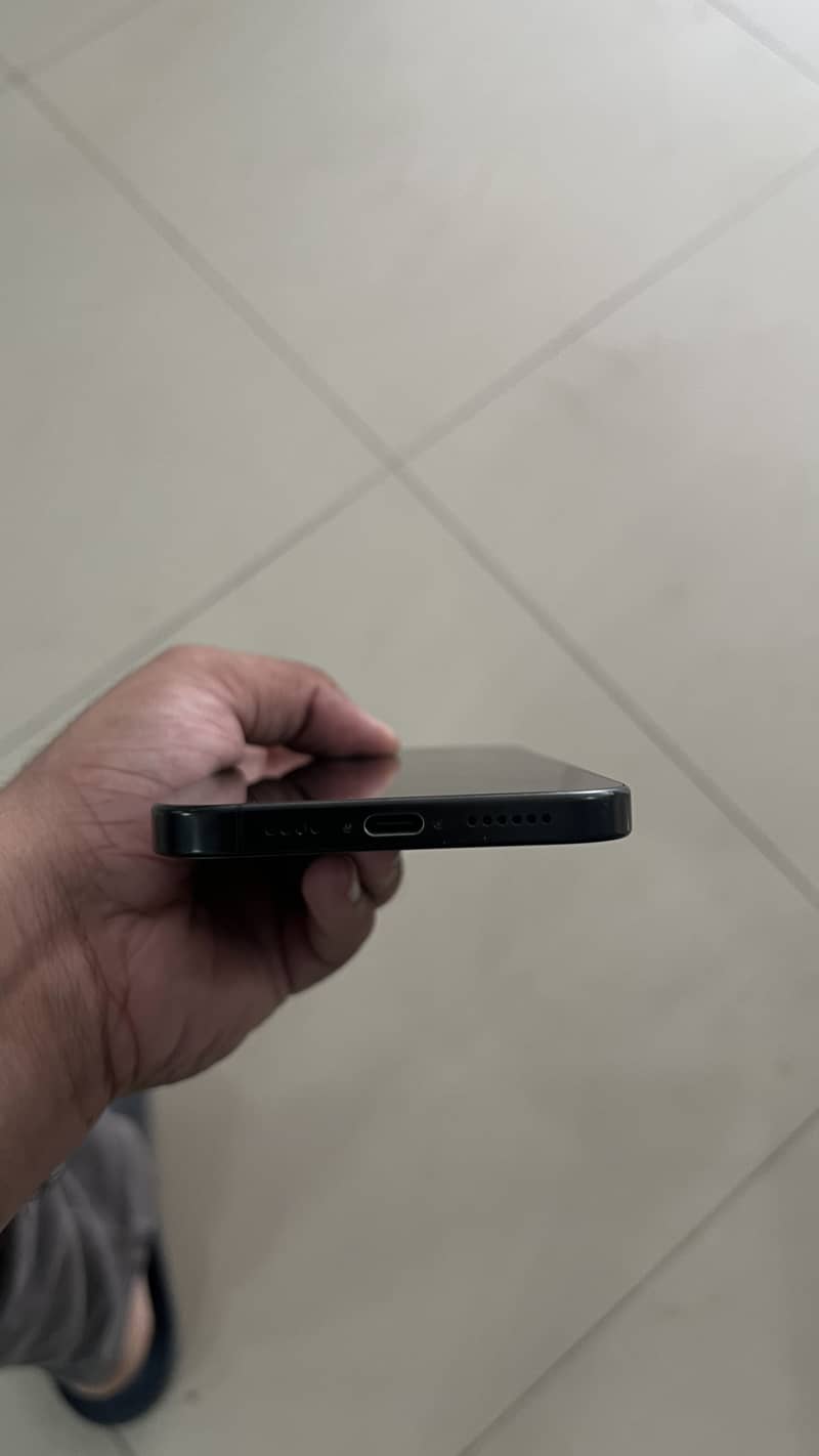 Apple iPhone 16 Pro Max 3