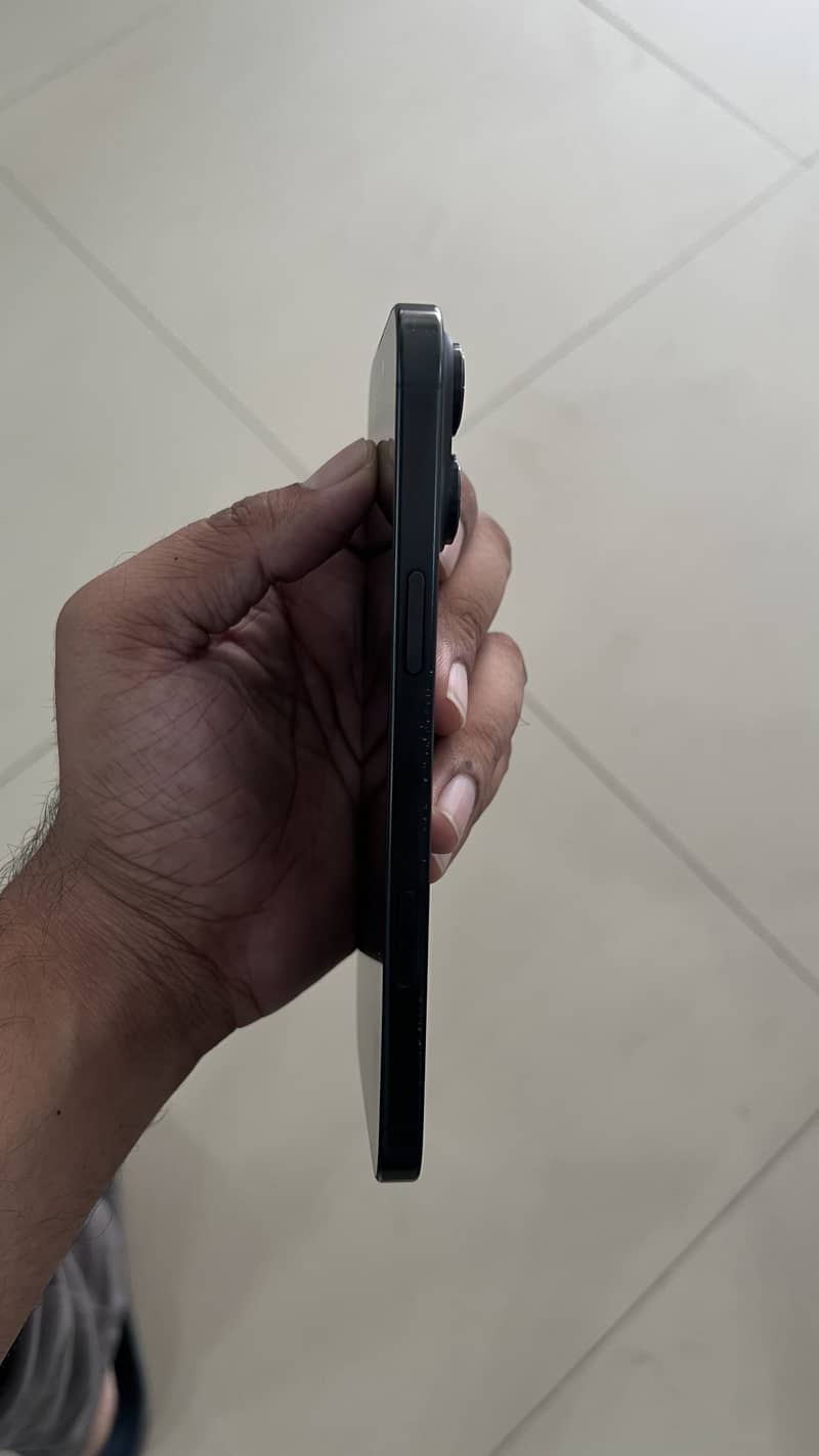 Apple iPhone 16 Pro Max 5