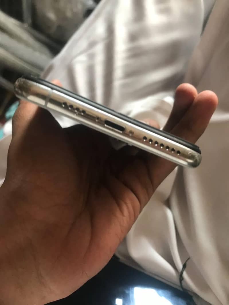 Apple iPhone XS Max 1