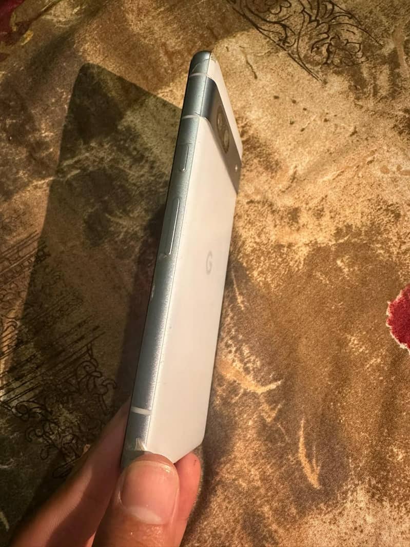 Google Pixel 7a 4