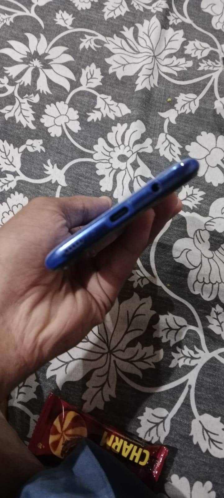 Samsung Mobile A70 1