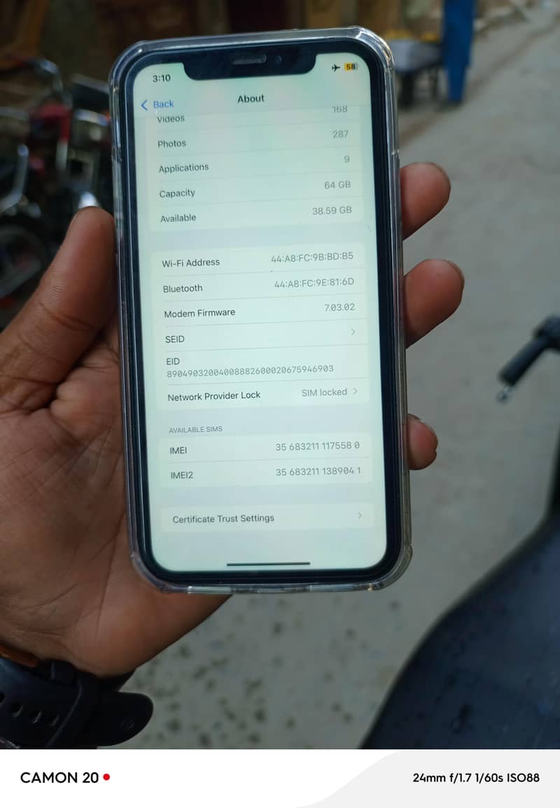 Apple iPhone XR 7