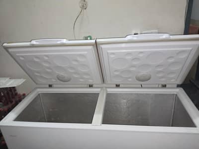 545 deep freezer bilkul fresh look bilkul okay condition