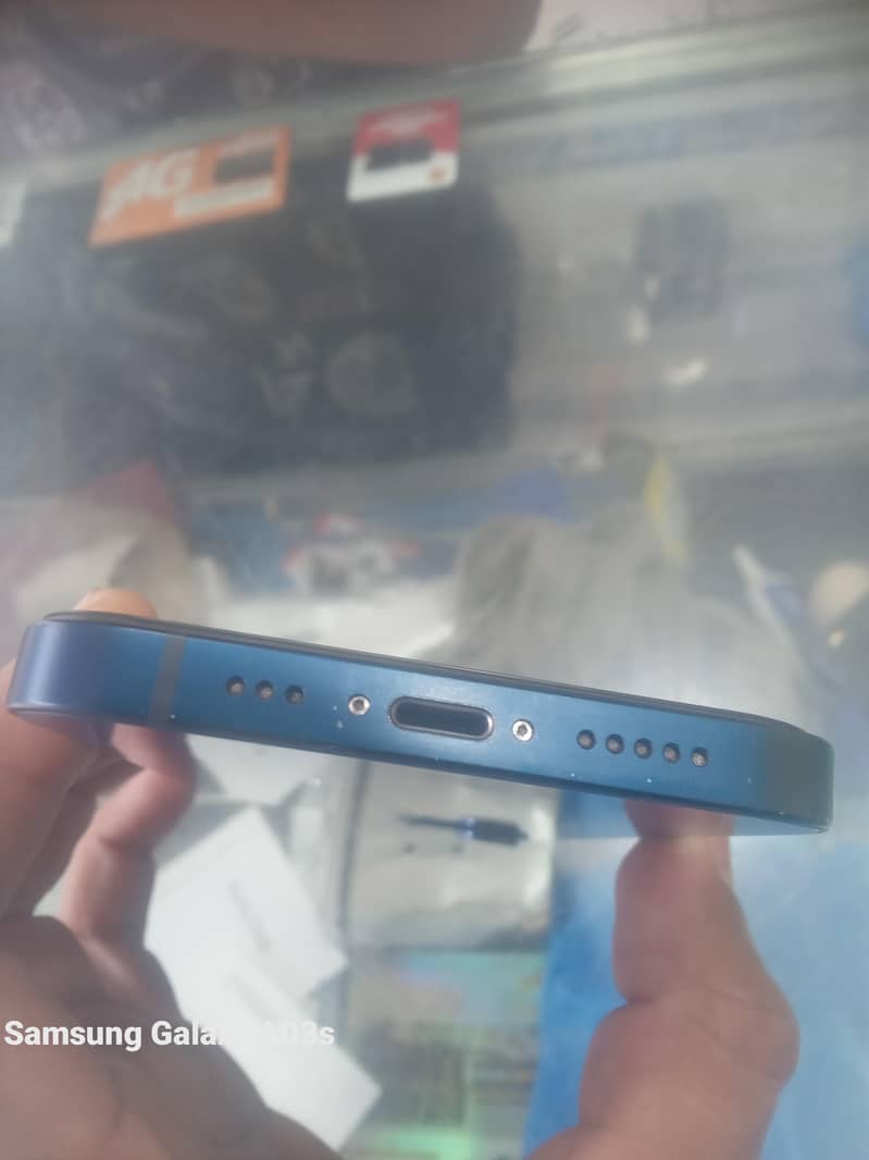 Apple iPhone 12 1