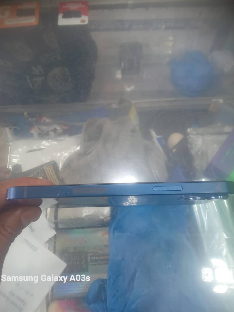 Apple iPhone 12 2