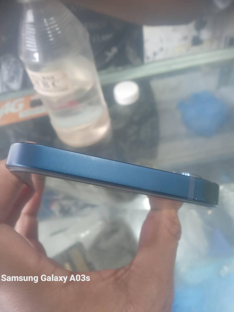 Apple iPhone 12 3