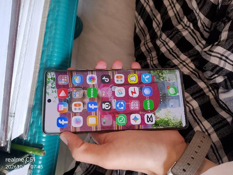 Tecno CAMON 40 Pro 0