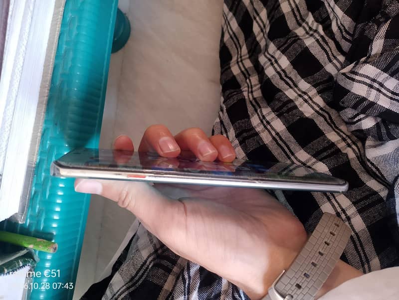 Tecno CAMON 40 Pro 4