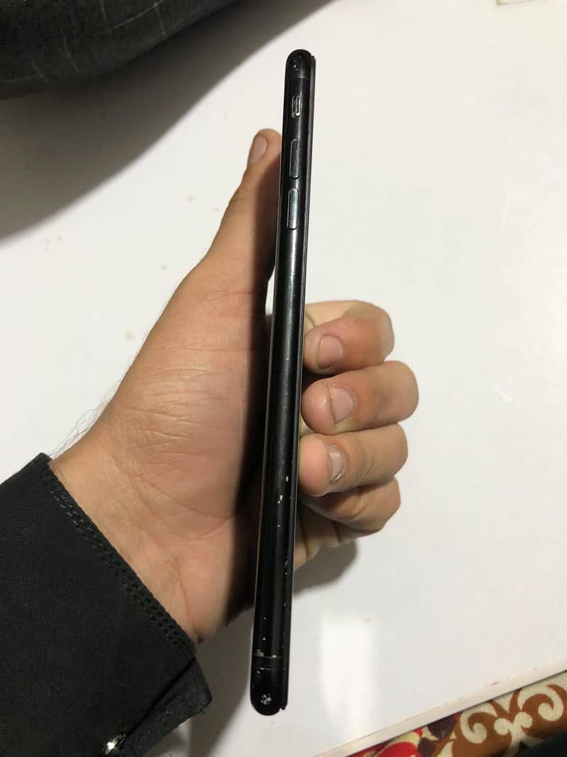 Apple iPhone 7 Plus 1