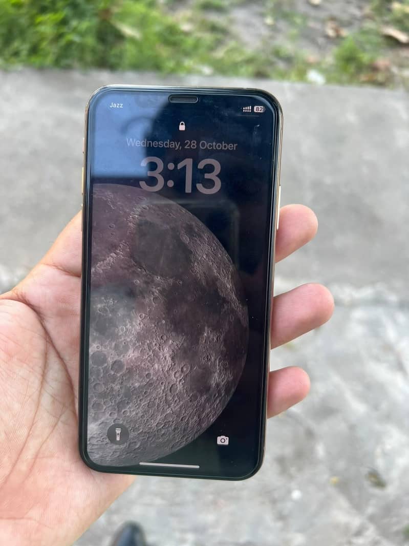Apple iPhone XS 1
