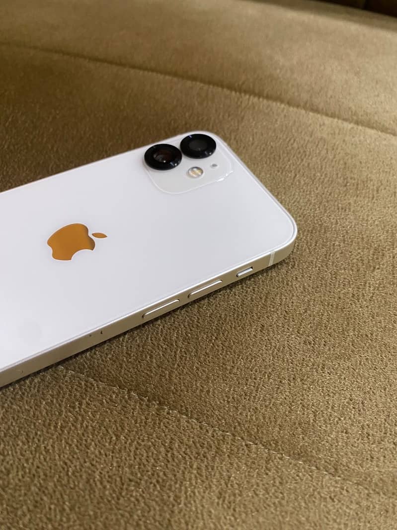 Apple iPhone 12 mini 1