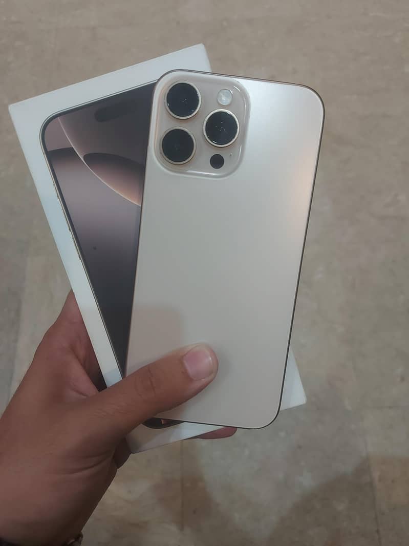 Apple iPhone 16 Pro Max 1