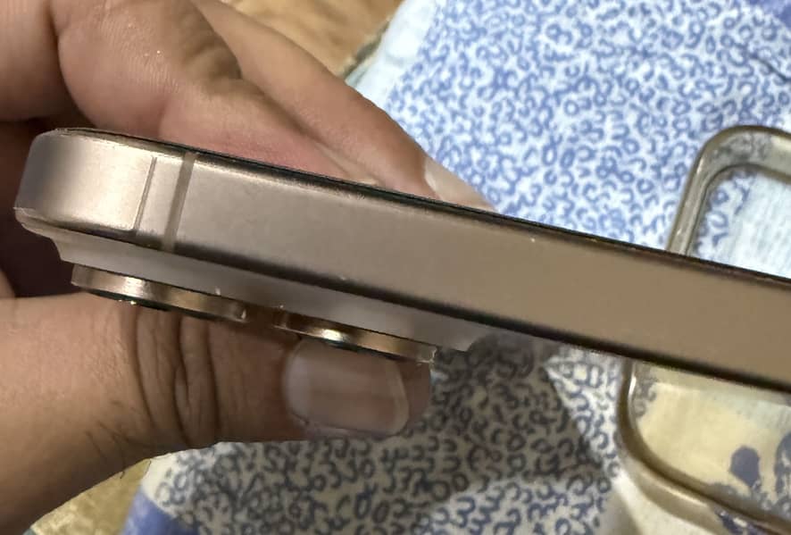 Apple iPhone 16 Pro Max 3