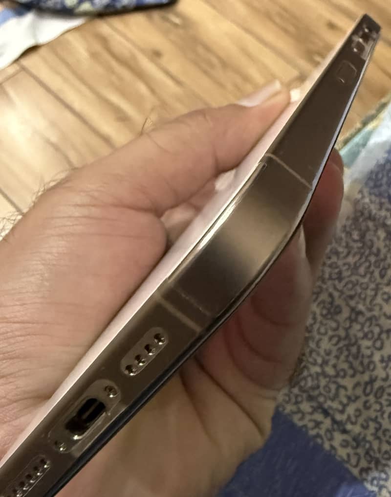Apple iPhone 16 Pro Max 5
